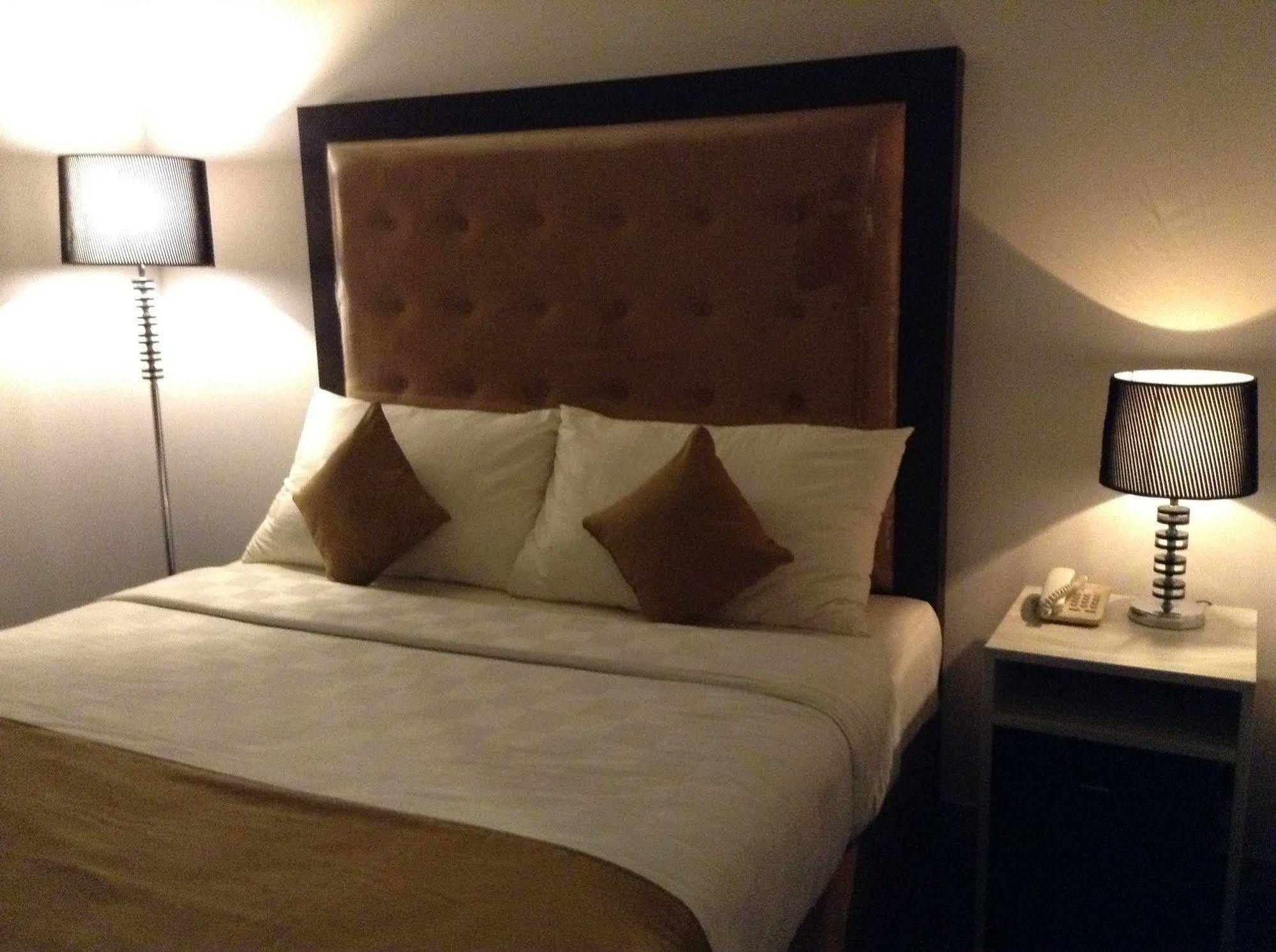 Maven Fatmawati Hotel Jakarta Extérieur photo