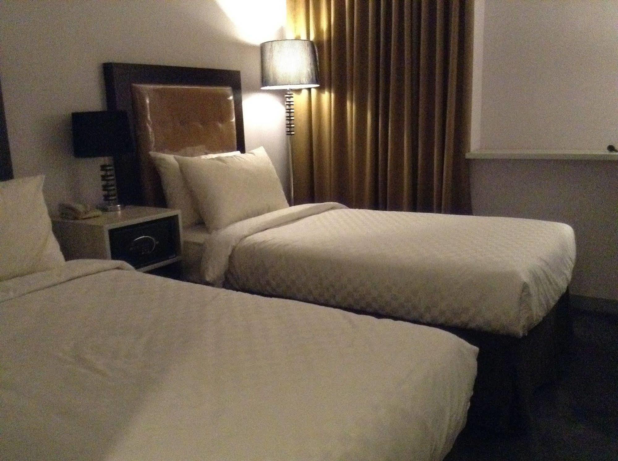 Maven Fatmawati Hotel Jakarta Extérieur photo